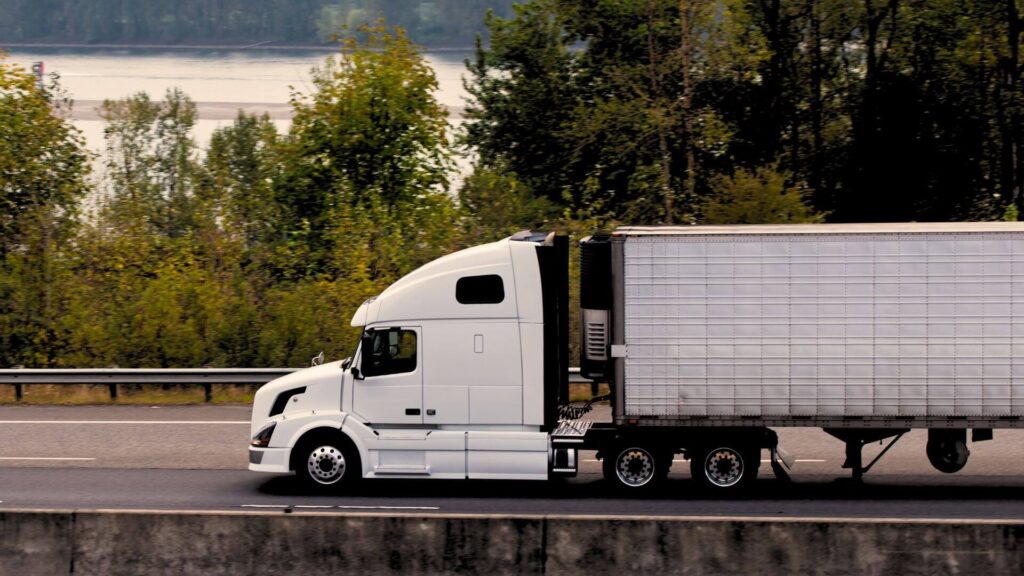 Reefer trailer dimensions and capacity chart showing inside height, width, length, max load weight, and temperature-controlled freight specs.