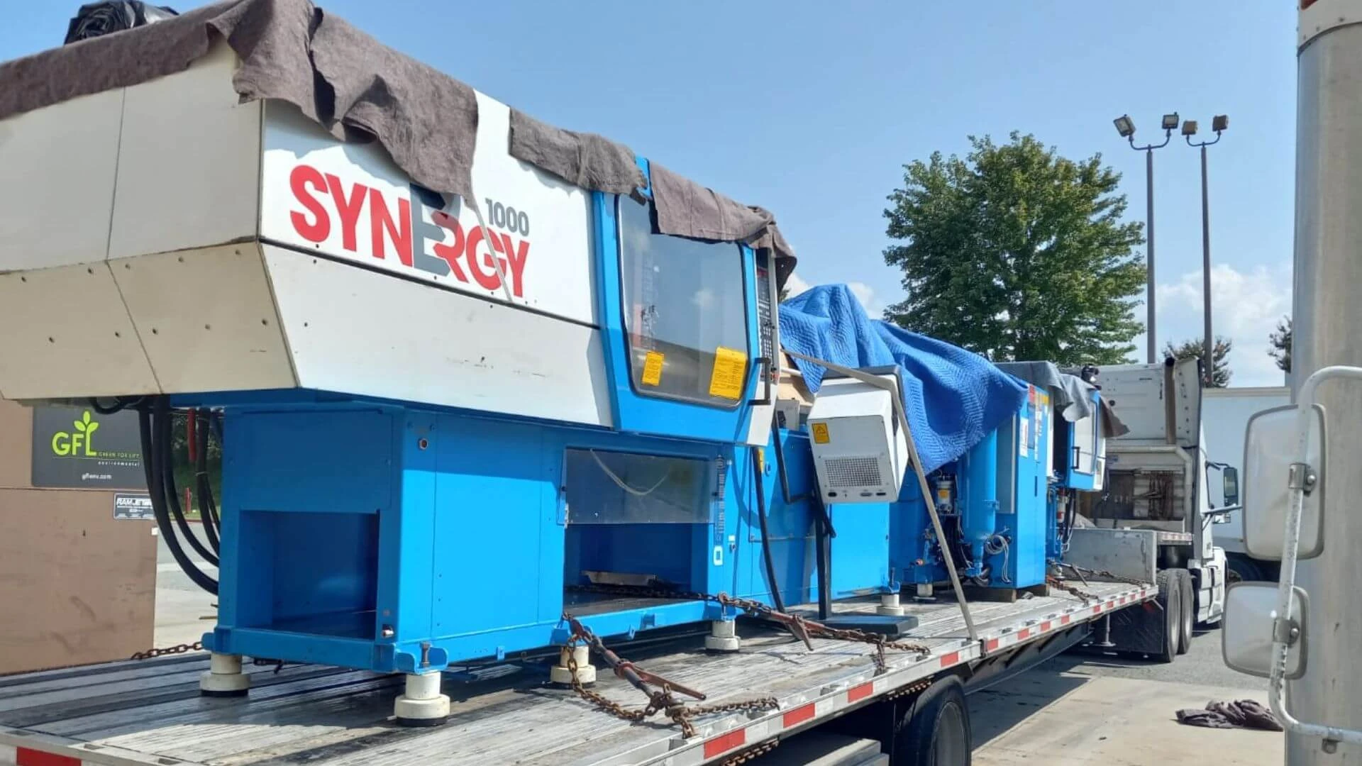 Stepdeck Conestoga trailer dimensions for CNC machinery transport